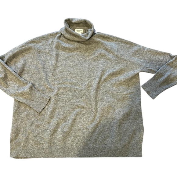 Club Monaco Gray Turtleneck oversized Women's Light Weight CASHMERE Sweater M - Picture 1 of 3